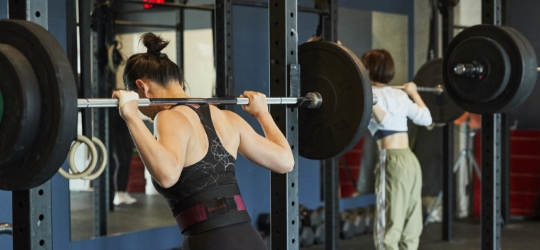 3）心肺機能、自重トレーニング、ウェイトトレーニングで
              全身鍛えられる（イメージ画像）