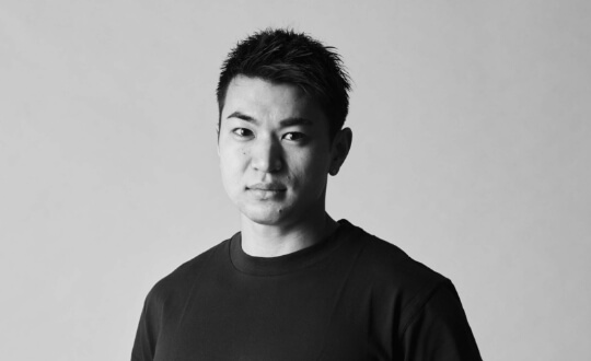 スタッフ・秋山 直也（画像）